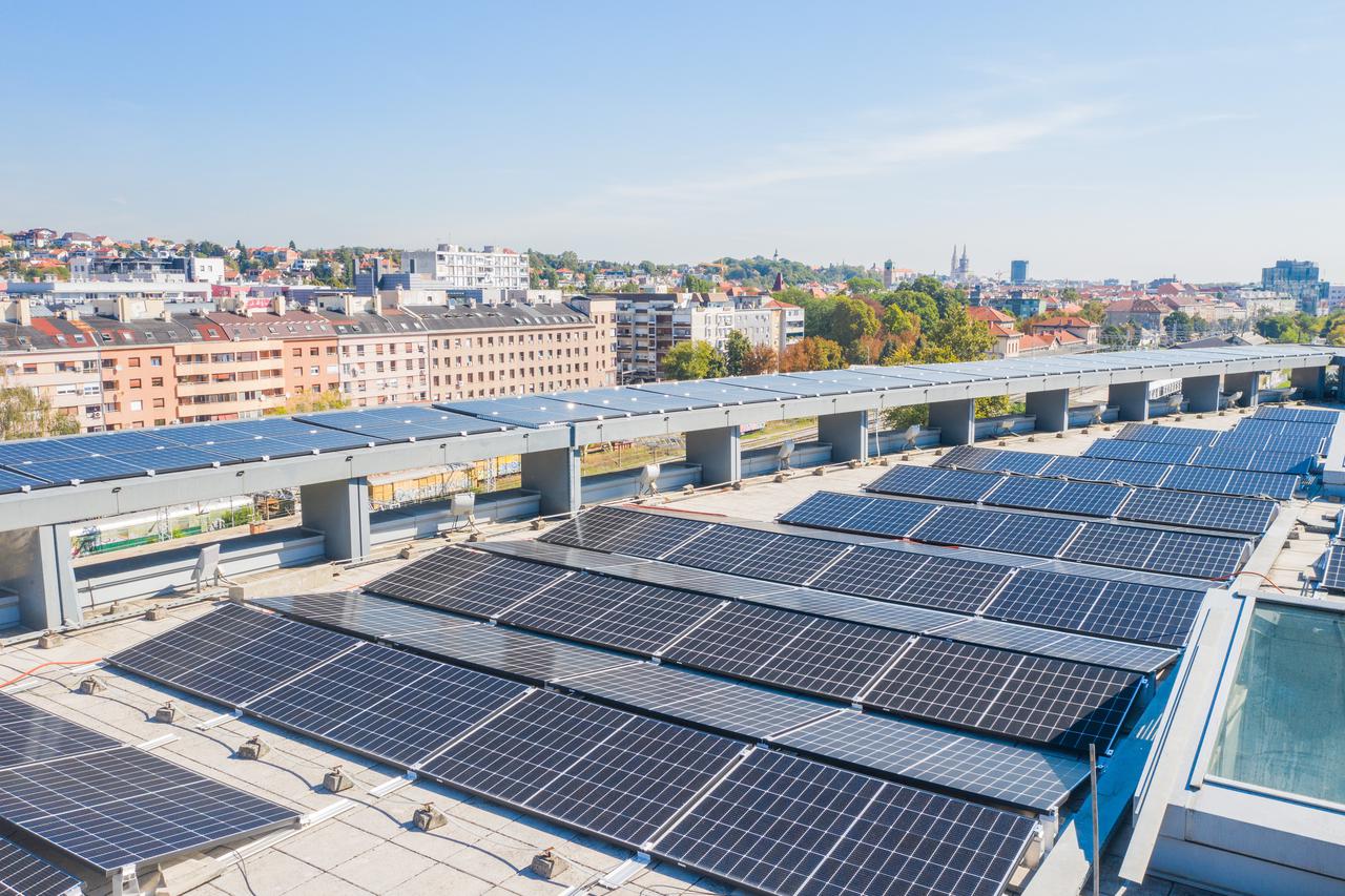 Struja, plin i vlastita proizvodnja: Kako tvrtke mogu pametno upravljati energijom i na tome zaraditi